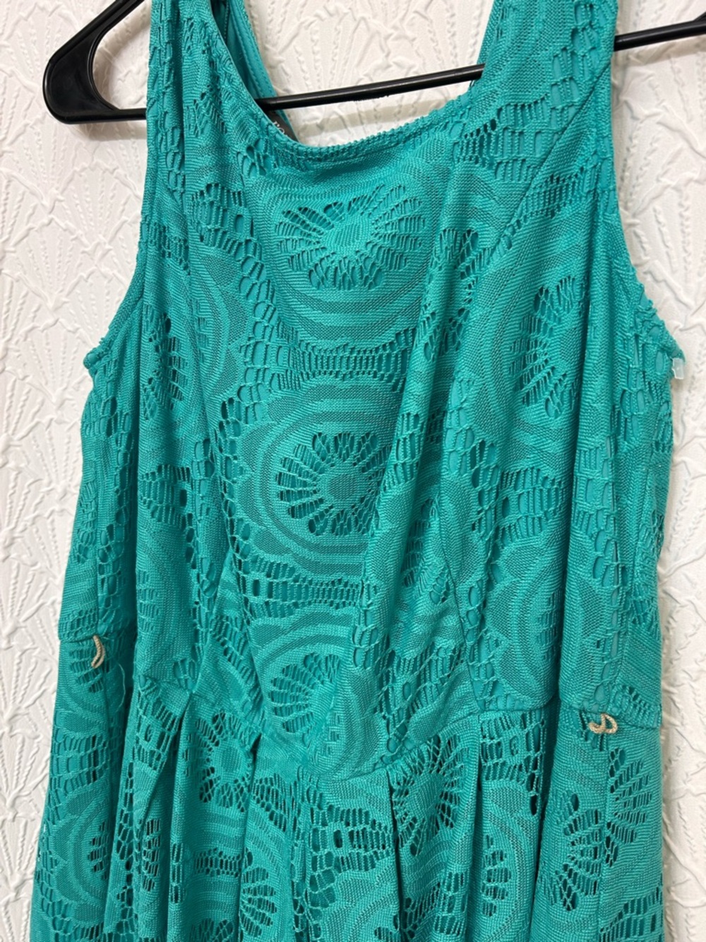 Roz & Ali Teal Lace Shell Top - Picture 5 of 5